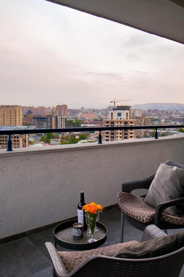 Hotelise L Bird Eye Apartment エレバン エクステリア 写真